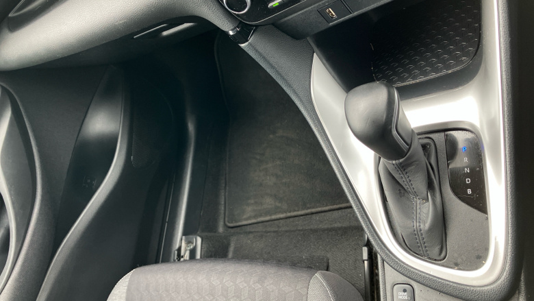Toyota Yaris 1.5 Hybrid Design 5dr CVT Hybrid Hatchback